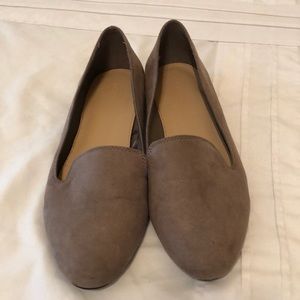NEW Forever 21 grey flats.